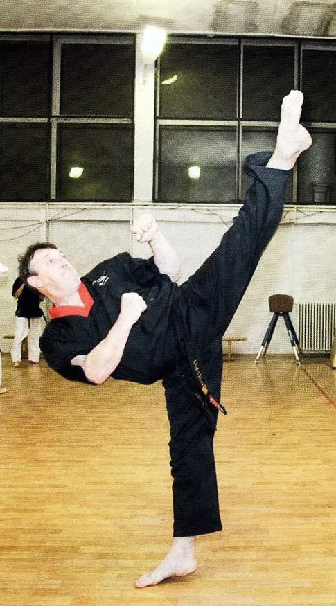 active-zone-kids-kickboxing-singapore-martial-arts-master-brian-beck